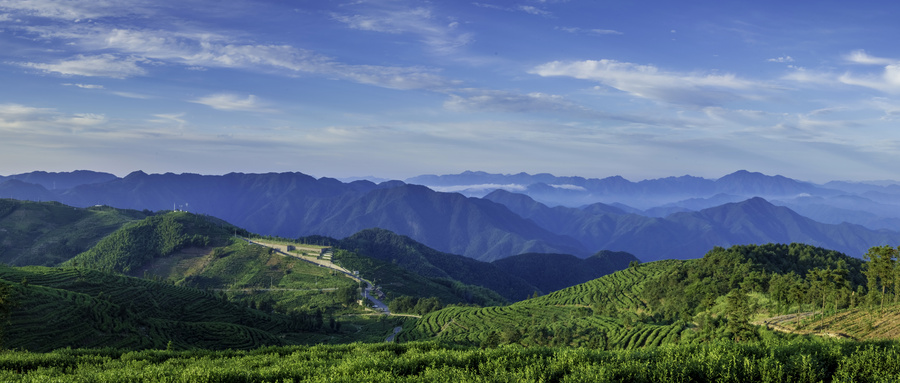 攝圖網_500604929_wx_山頂全景風光（企業商用） (1).jpg